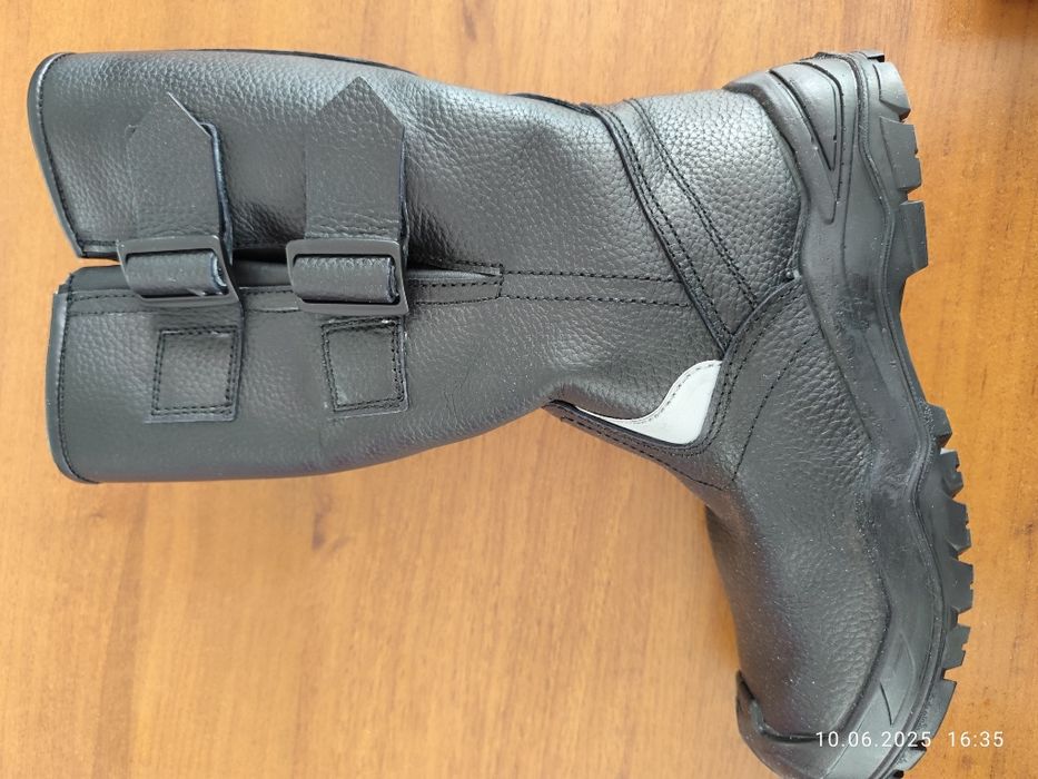 Продам новую спец обувь