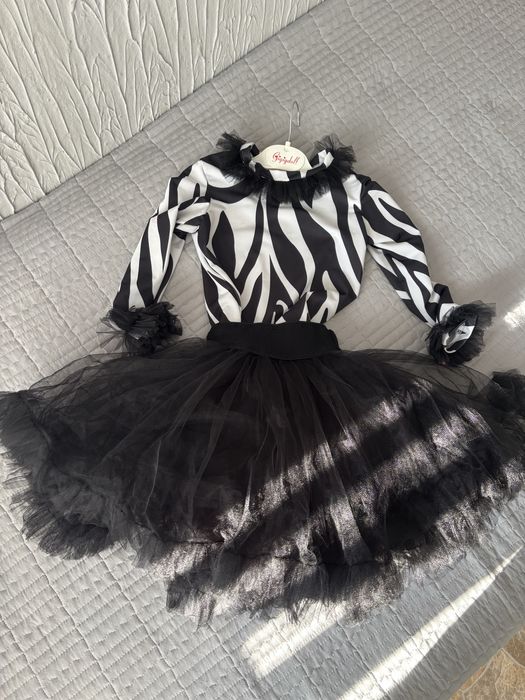 Продам костюм зебрика на девочку