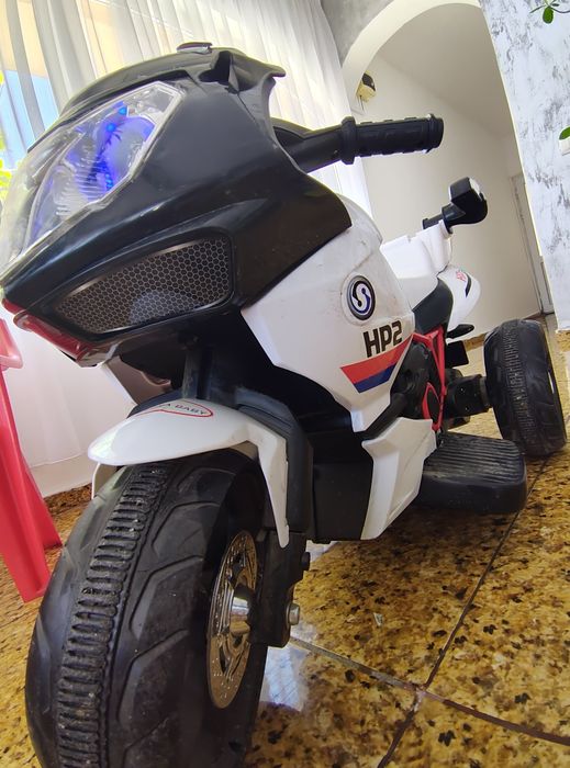 Vând motoreta HP2