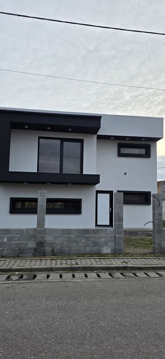 Casa de vanzare 80.000 €