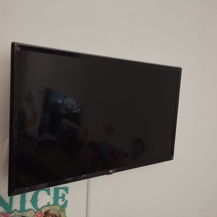 LG  Full HD 80 cm 32LJ610V
