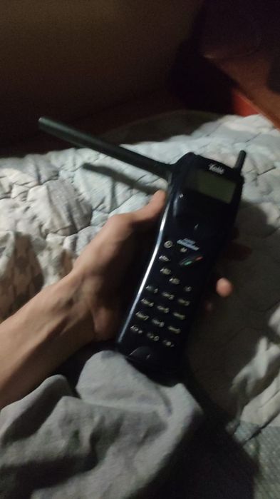 Спутниковый телефон