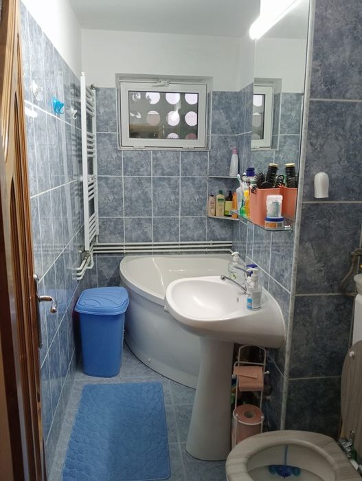 Apartament cu 2 camere.