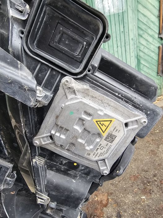 Фарове ксенон бмв е92 ляв волан bmw e92 xenon farove