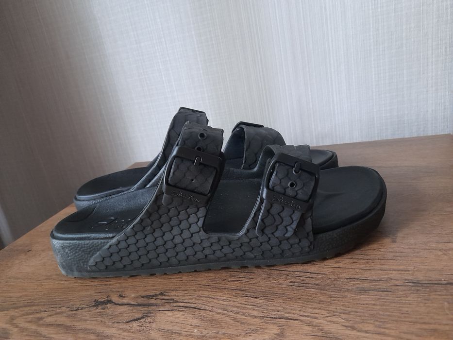 Skechers чехли 41 номер.