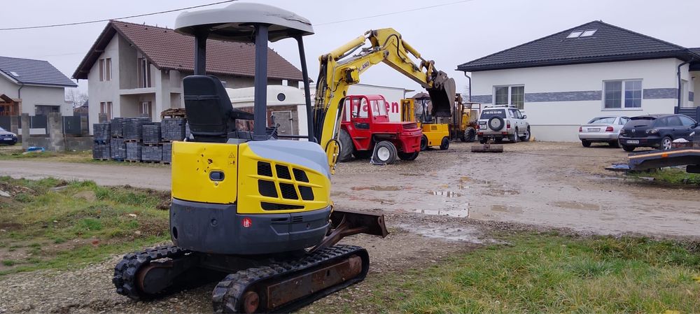 Miniexcavator , New holland 2,2 tone