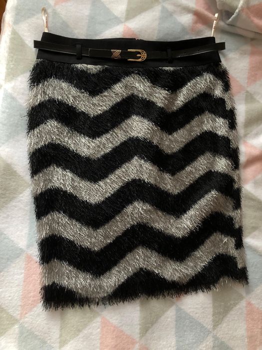 Fusta dama tip creion