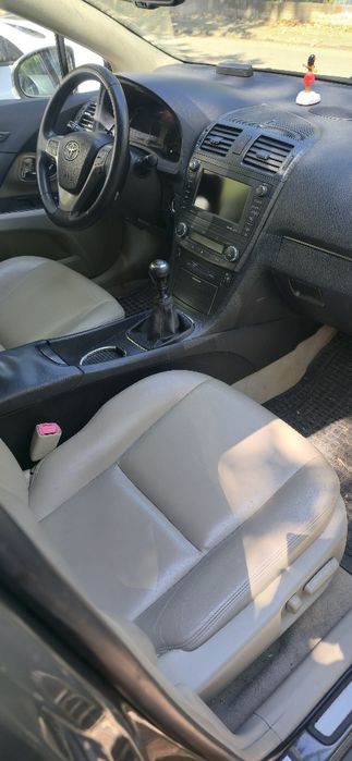 Toyota avensis 2.2