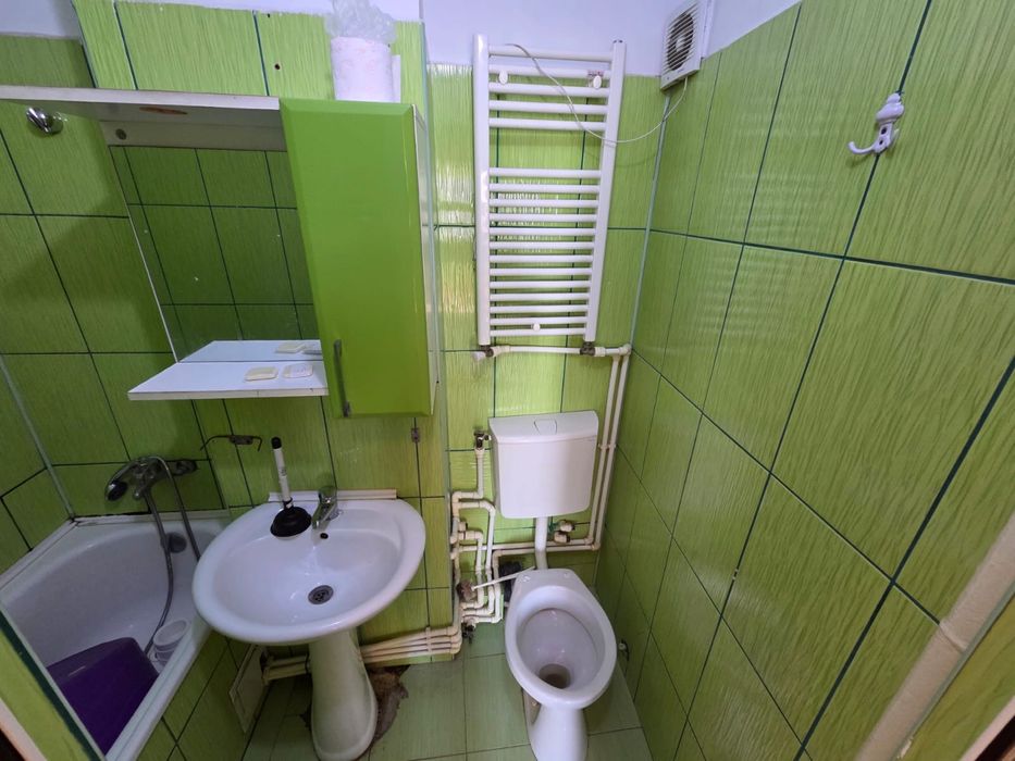 Ocazie! De inchiriat apartament cu două camere Micro 19 la 270 euro.