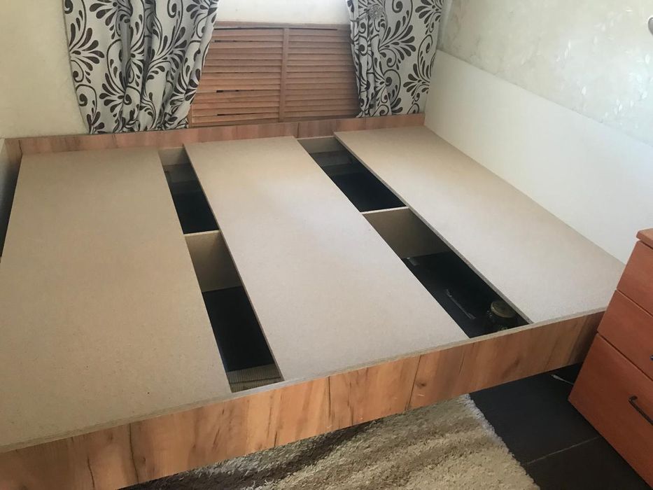 Кровать без матраса 25000
