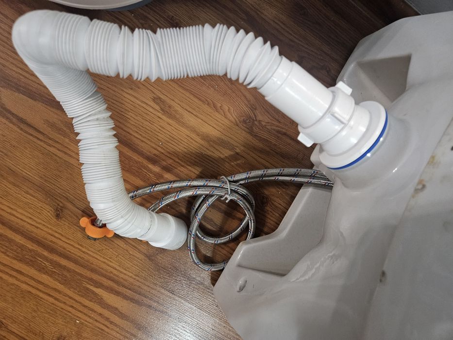 Раковина б/у со смесителем