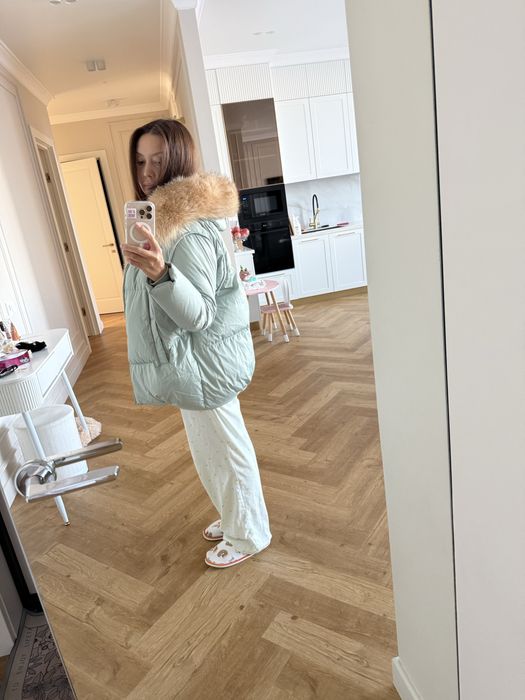 Пуховик в идеальном состоянии..