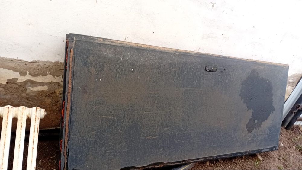 Продам металлическую дверь 35000