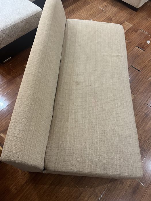 Продается диван.