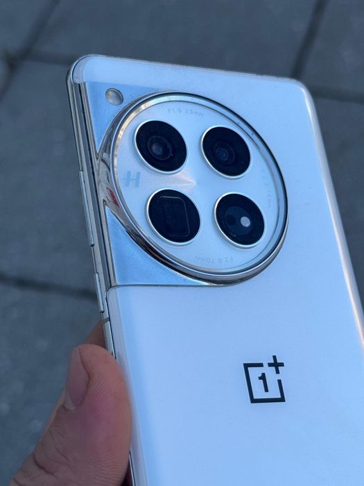 OnePlus 12  12/256g