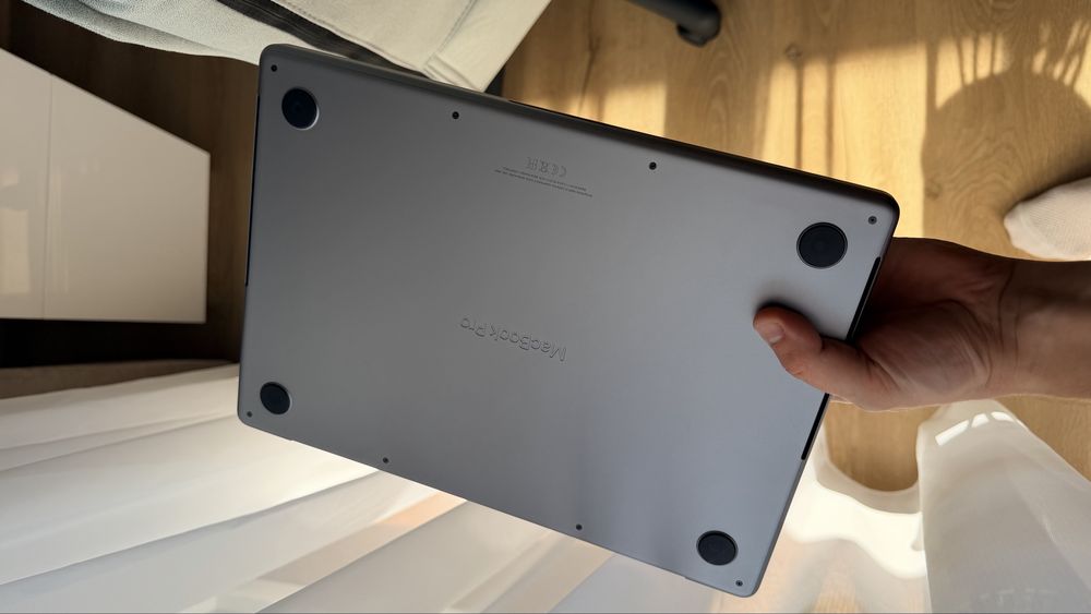 MacBook Pro 14” M1 Pro (2021) – 16 GB RAM, 512 GB SSD – Garanție Flip