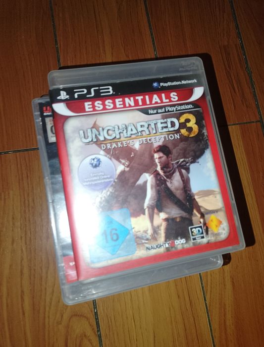 Vând PS 3 cu o maneta și diferite jocuri