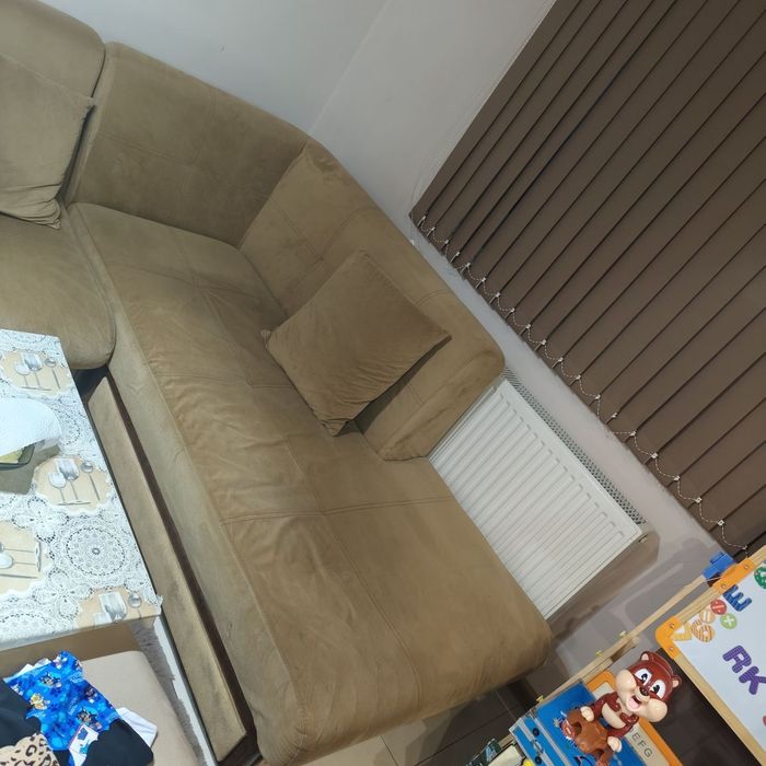 Голям диван за хол много удобен