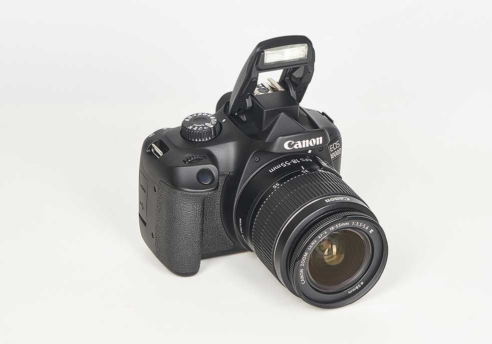 Aparat foto Canon EOS 4000D cu Obiectiv 18-55mm NEFOLOSIT