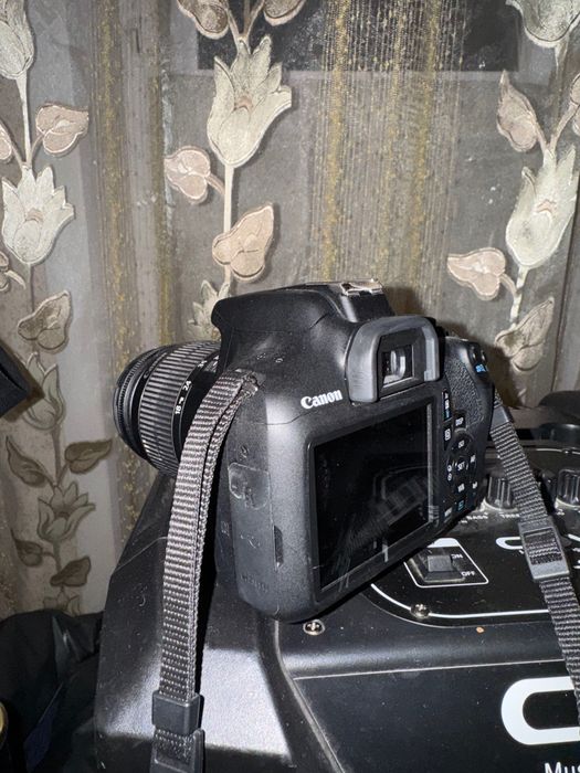 Фотоаппарат Canon EOS 2000D!