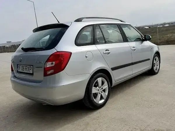 SKODA Fabia 2011 — imagine 2