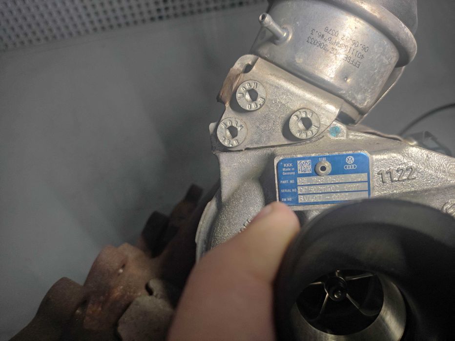 Turbo volkswagen vw passat b7 2.0 TDI 140 cp CFFB 03l253056g