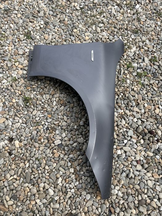 Aripă dreapta față mercedes cls w 257.