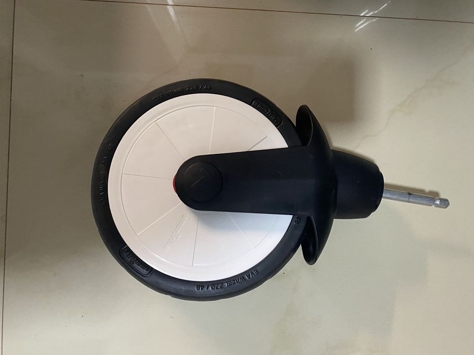Roata mare universala rosu/ gri/ alb tricicleta Smartrike