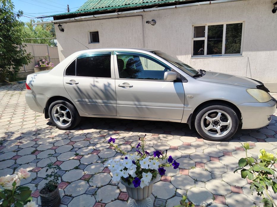 Mitsubishi lancer 2008 год