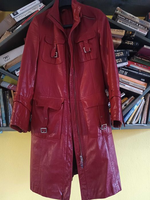 Ново/естествена кожа червено манто