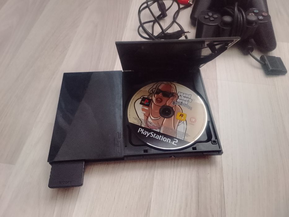 Vând joc PS2 preț 150lei