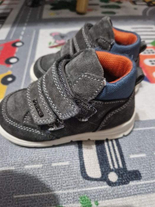 Детски ботички 23-25 номер