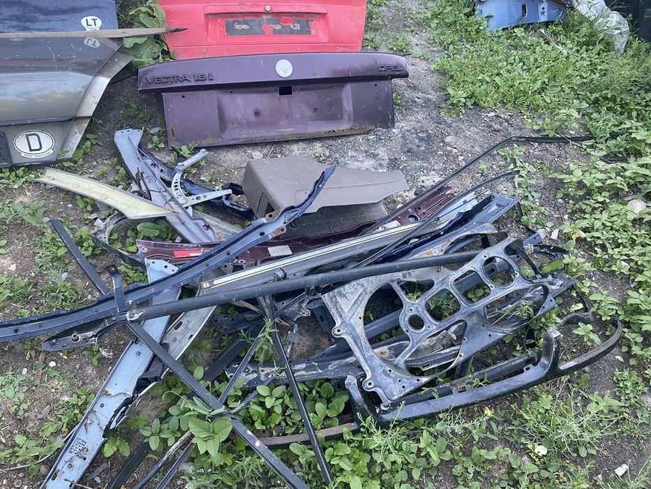 Срочно . Оптом . Автозапчасти на разных марков .