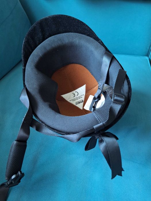 Каска за езда в отлично състояние