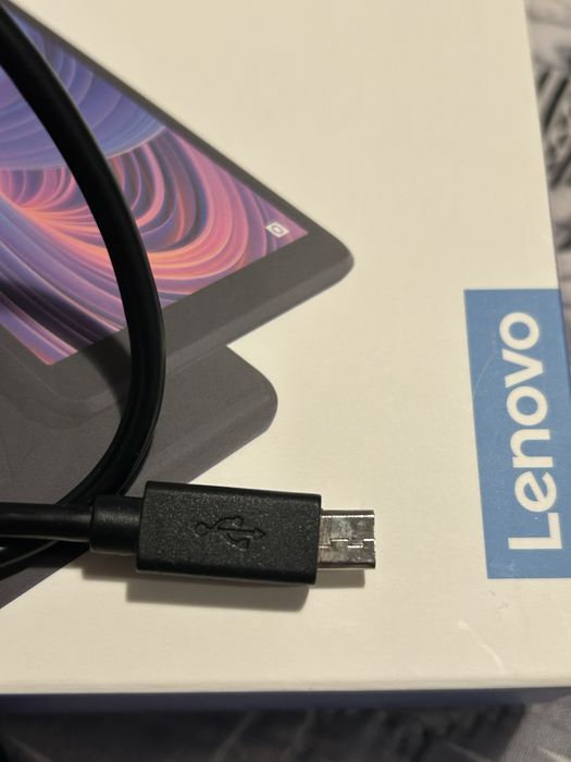 Таблет Lenovo TabM7