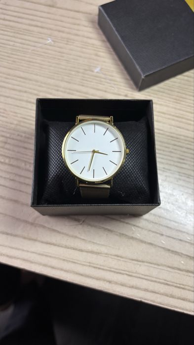 Срочно продаю часы