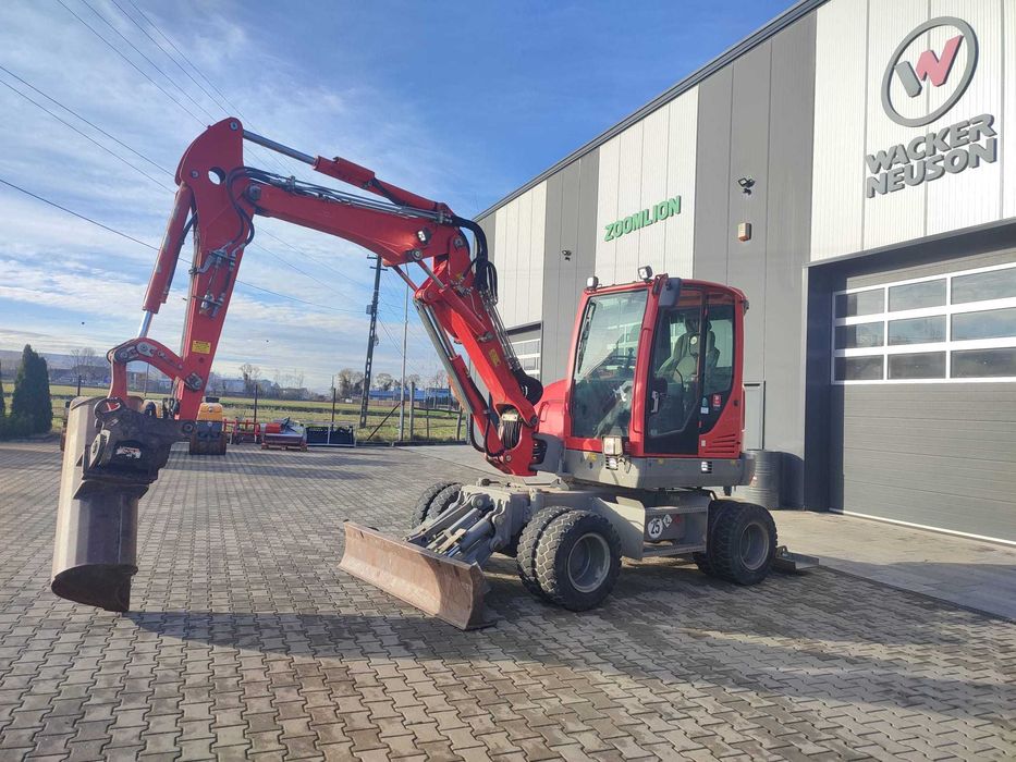 Excavator pe roti Wacker Neuson EW65 cu Powertilt