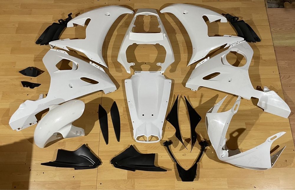 Спойлери и части за Honda/Suzuki/Yamaha/Kawasaki на части