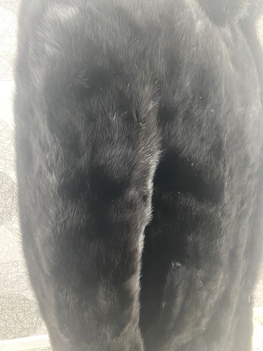 Пролам норковую шубу