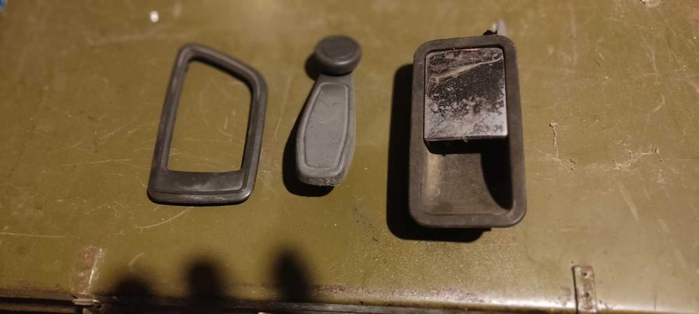 Продавам Пежо 305 /  Peogeout 305 на части