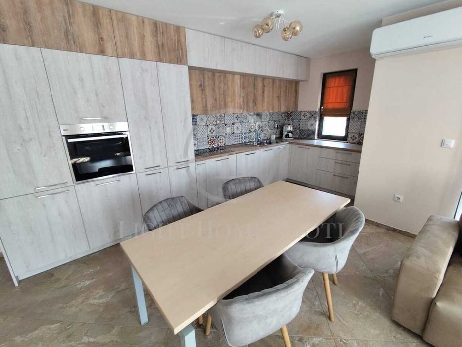 Продава се Многостаен апартамент в Пловдив, Център - 157 кв.м за 3797 €/кв.м - Снимка #2