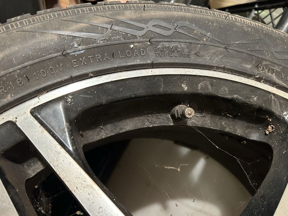 Гуми и джанти оргинални за Ягуаар и Форд 18 цола