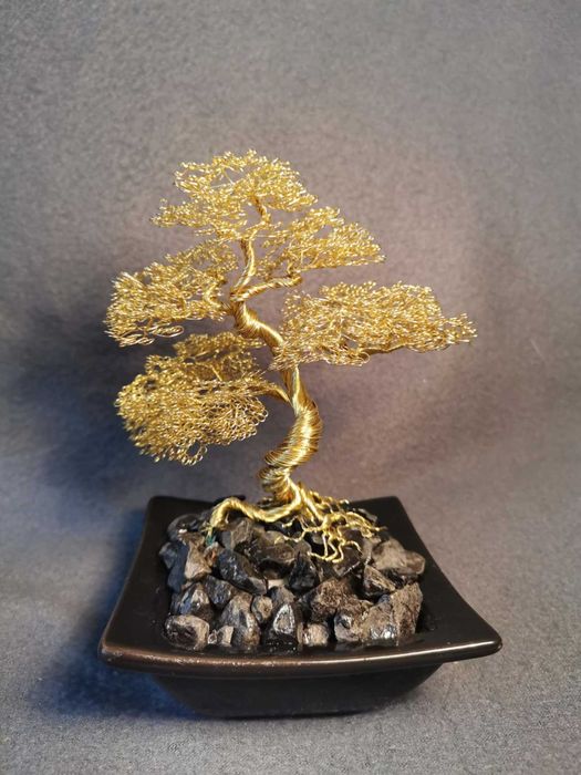 Bonsai decorativi din sârmă, creați manual