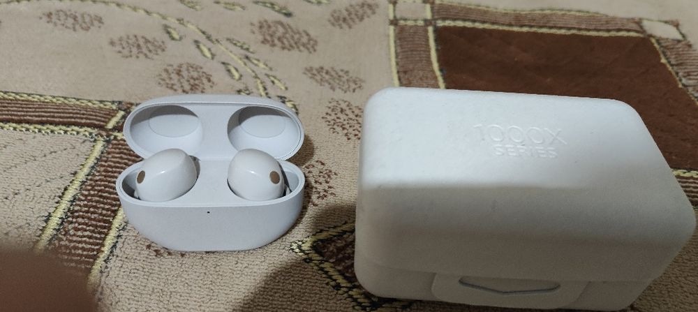 Продам наушники Sony