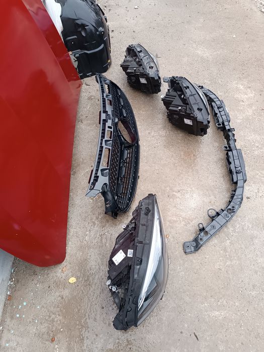 Capota Motor/Bara/Faruri/Grila Radiator/Trager/Mercedes GLA w247