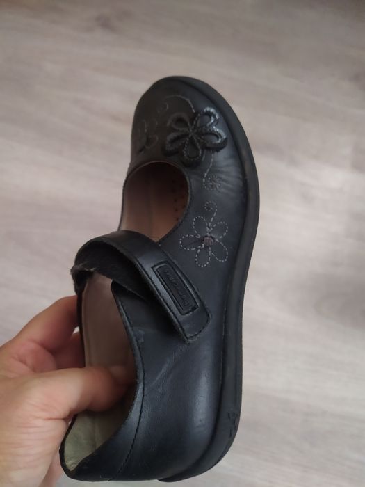 Продам обувь на девочку