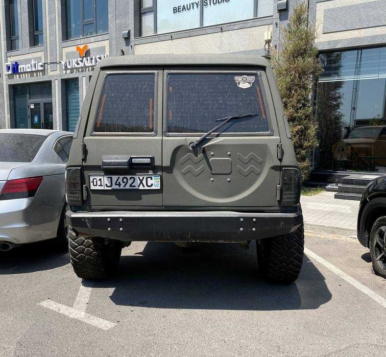 продается Nissan Patrol Y60 каратишка. Мотор 3UZ. Балон 37дюмь