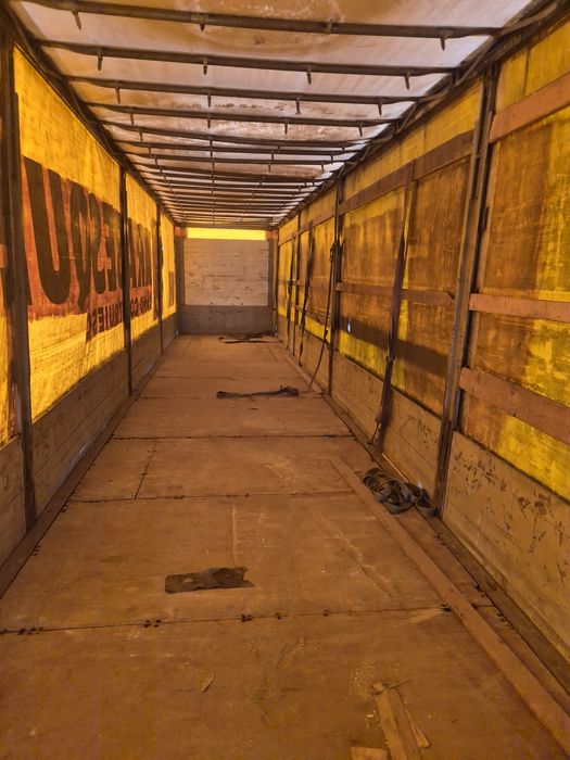 Semiremorci  Schmitz cu prelata si obloane. Sasiu galvanizat. Mai mult