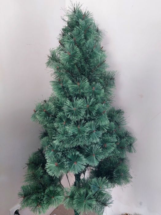 Продам искусственную ёлку для дома и офиса