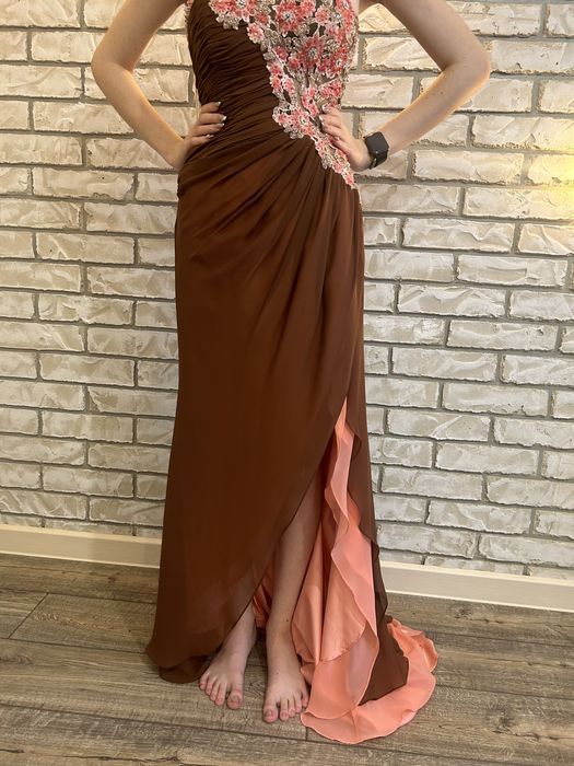 Продам вечерние платья , новые !